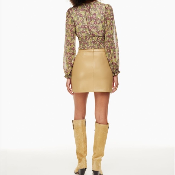 Aritzia Wilfred Patio Mini Skirt.  Aritzia -***Limited Edition***
Sandy Beige - Picture 8 of 16